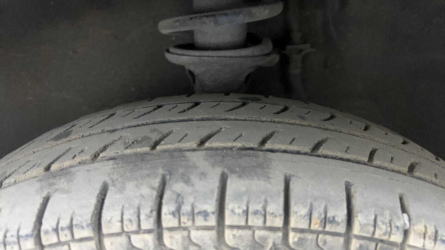 Used 2018 Maruti Suzuki Alto 800 LXi Petrol Manual tyres LEFT FRONT TYRE TREAD VIEW