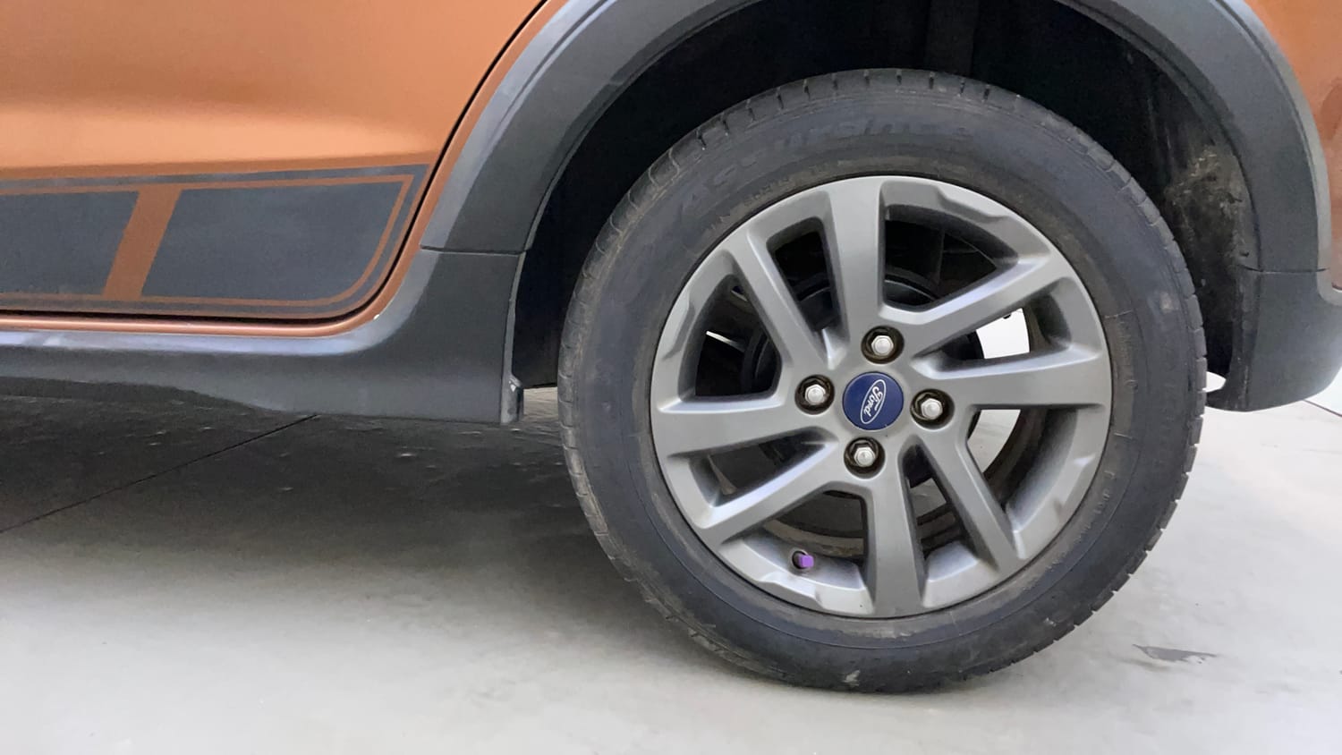Used 2019 Ford Freestyle Titanium 1.2 Ti-VCT Petrol Manual tyres LEFT REAR TYRE RIM VIEW