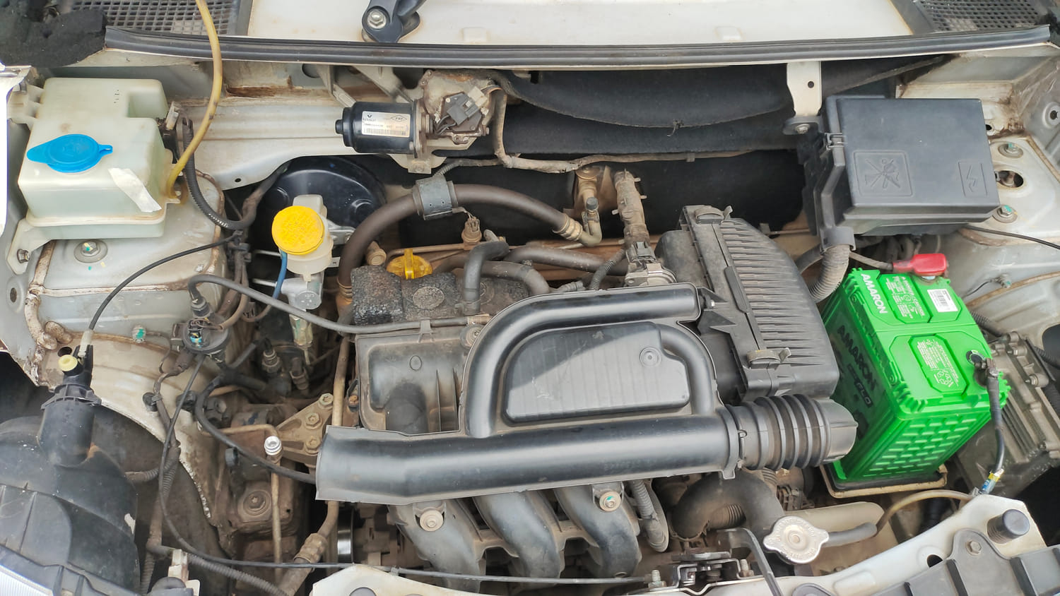 Used 2017 Renault Kwid 1.0 RXT AMT Opt Petrol Automatic engine ENGINE RIGHT SIDE VIEW