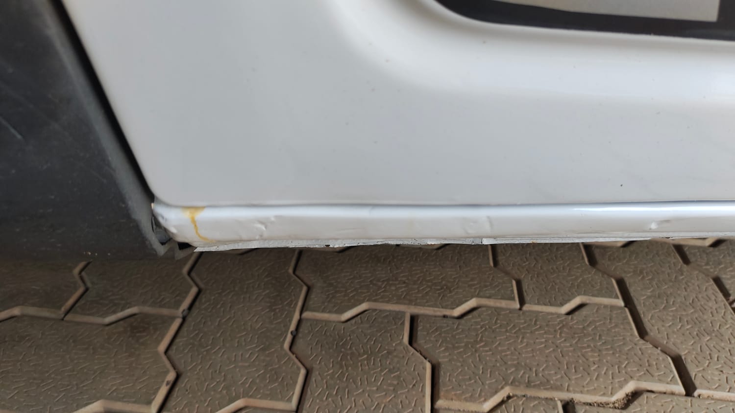 Used 2017 Renault Kwid 1.0 RXT AMT Opt Petrol Automatic dents MINOR DENT