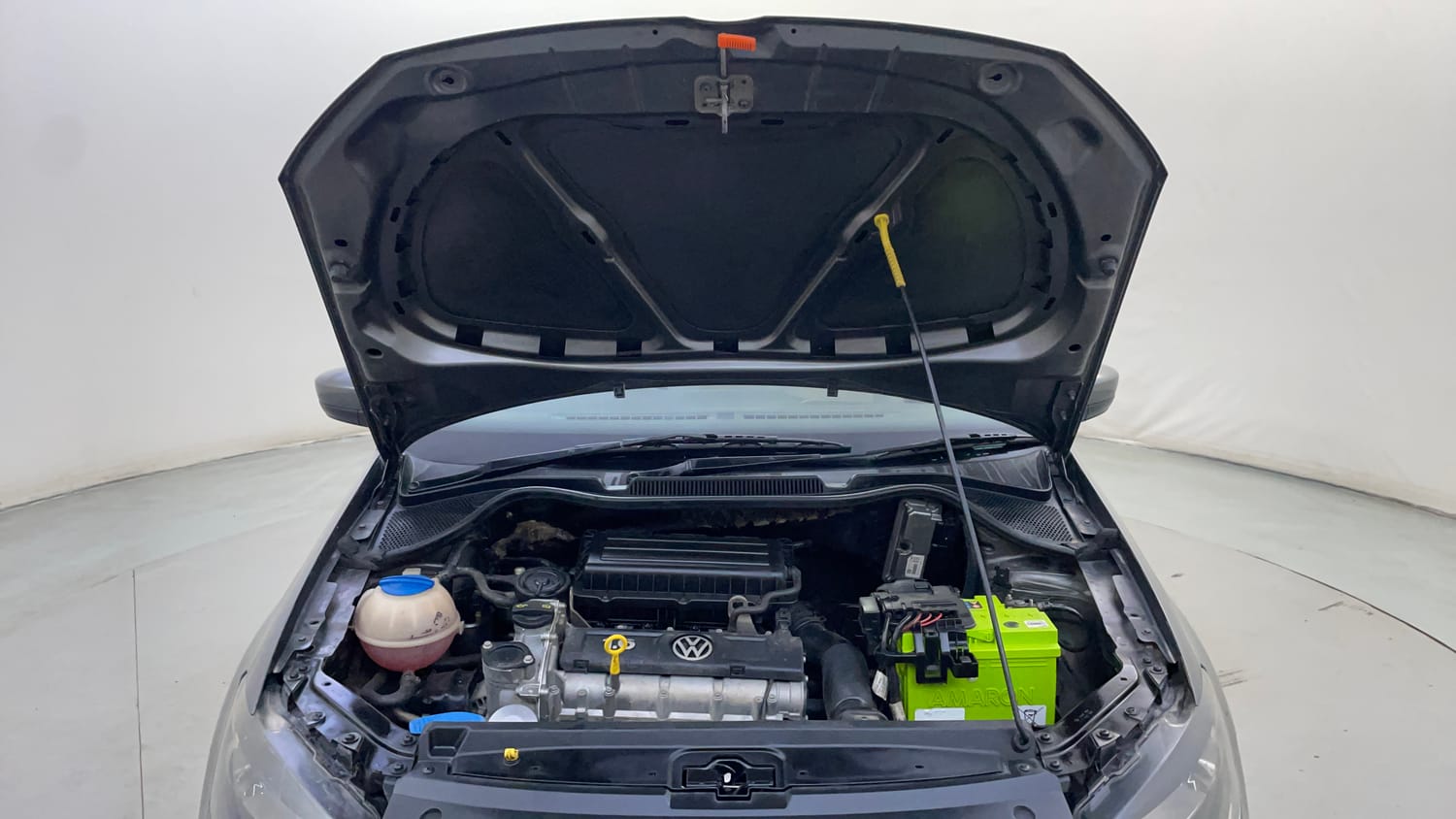 Used 2014 Volkswagen Vento Highline Petrol Petrol Manual engine ENGINE & BONNET OPEN FRONT VIEW