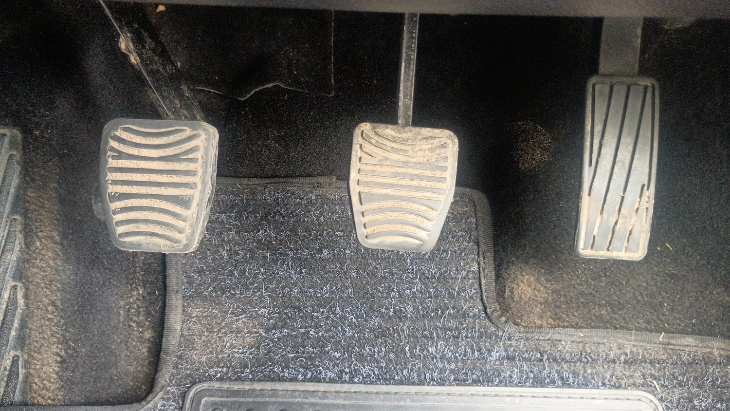 Used 2023 Mahindra XUV700 AX 7 Luxury Pack Diesel MT 7 STR Diesel Manual interior PEDALS VIEW