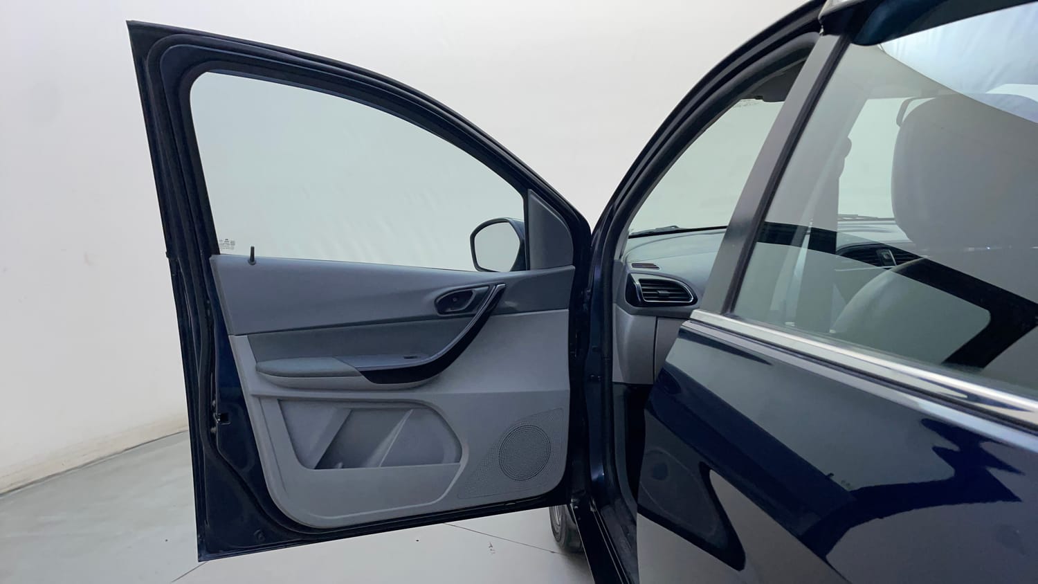 Used 2020 Tata Tigor XZ Plus Petrol Manual interior LEFT FRONT DOOR OPEN VIEW