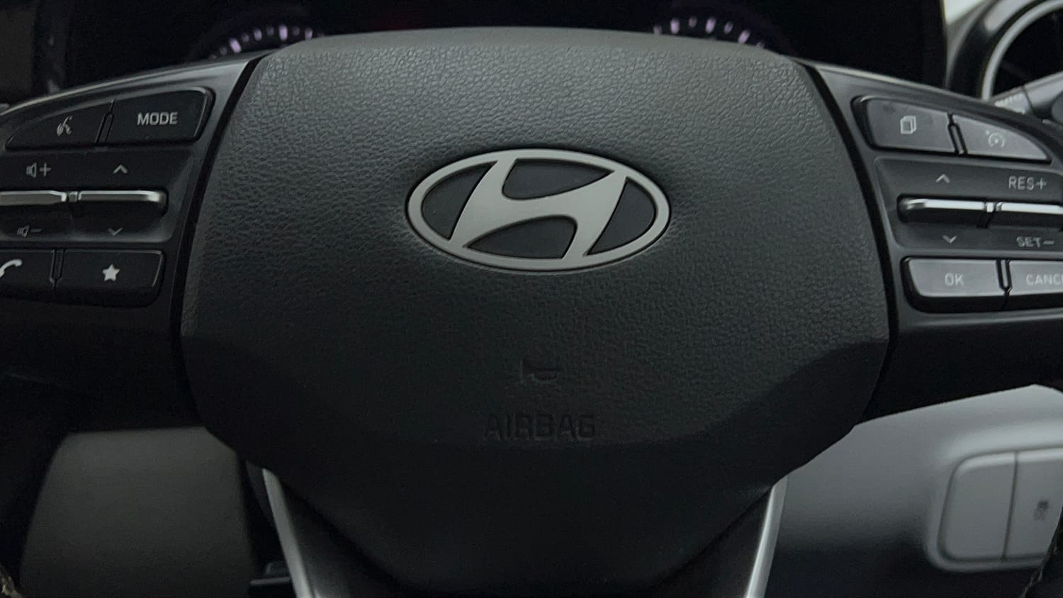 Used 2025 Hyundai Grand i10 Nios Sportz (O) 1.2 Kappa VTVT Petrol Manual top_features Airbags