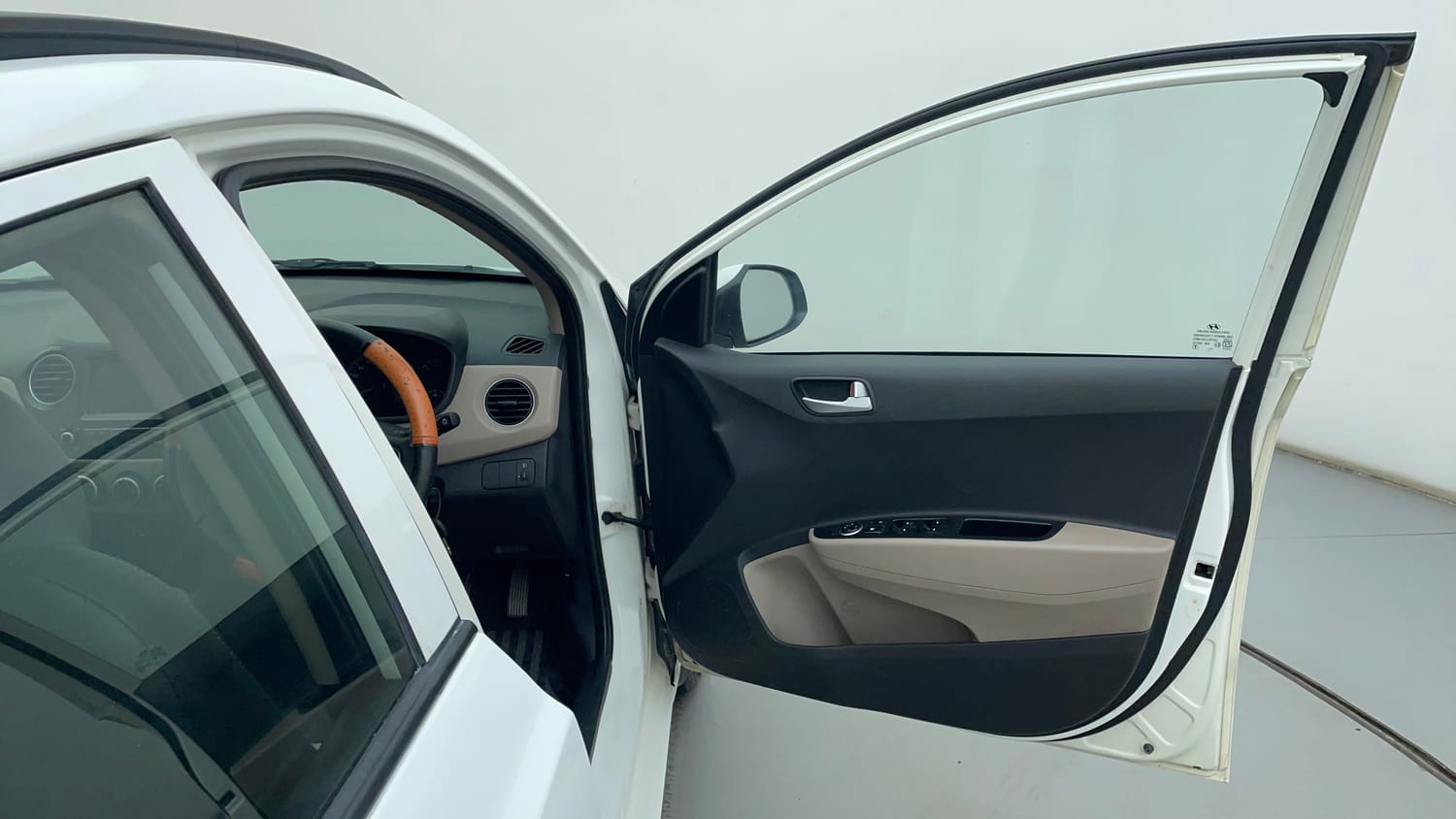 Used 2018 Hyundai Grand i10 Sportz (O) 1.2 Kappa VTVT Petrol Manual interior RIGHT FRONT DOOR OPEN VIEW