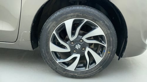 Used 2019 Maruti Suzuki Baleno Zeta Petrol Manual tyres RIGHT FRONT TYRE RIM VIEW