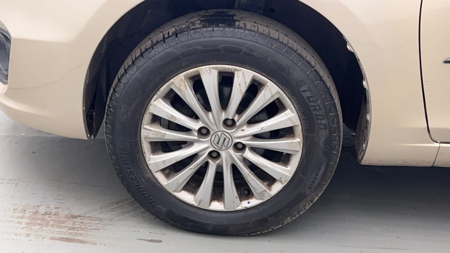 Used 2016 Maruti Suzuki Ciaz ZXi  AT Petrol Automatic tyres LEFT FRONT TYRE RIM VIEW