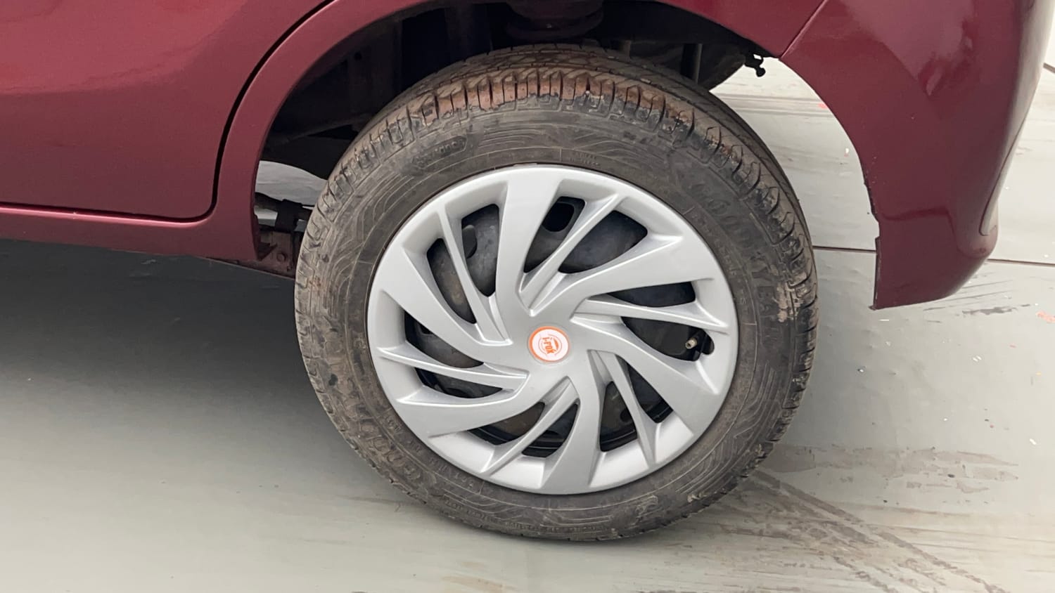Used 2016 Maruti Suzuki Alto K10 VXi AMT Petrol Automatic tyres LEFT REAR TYRE RIM VIEW