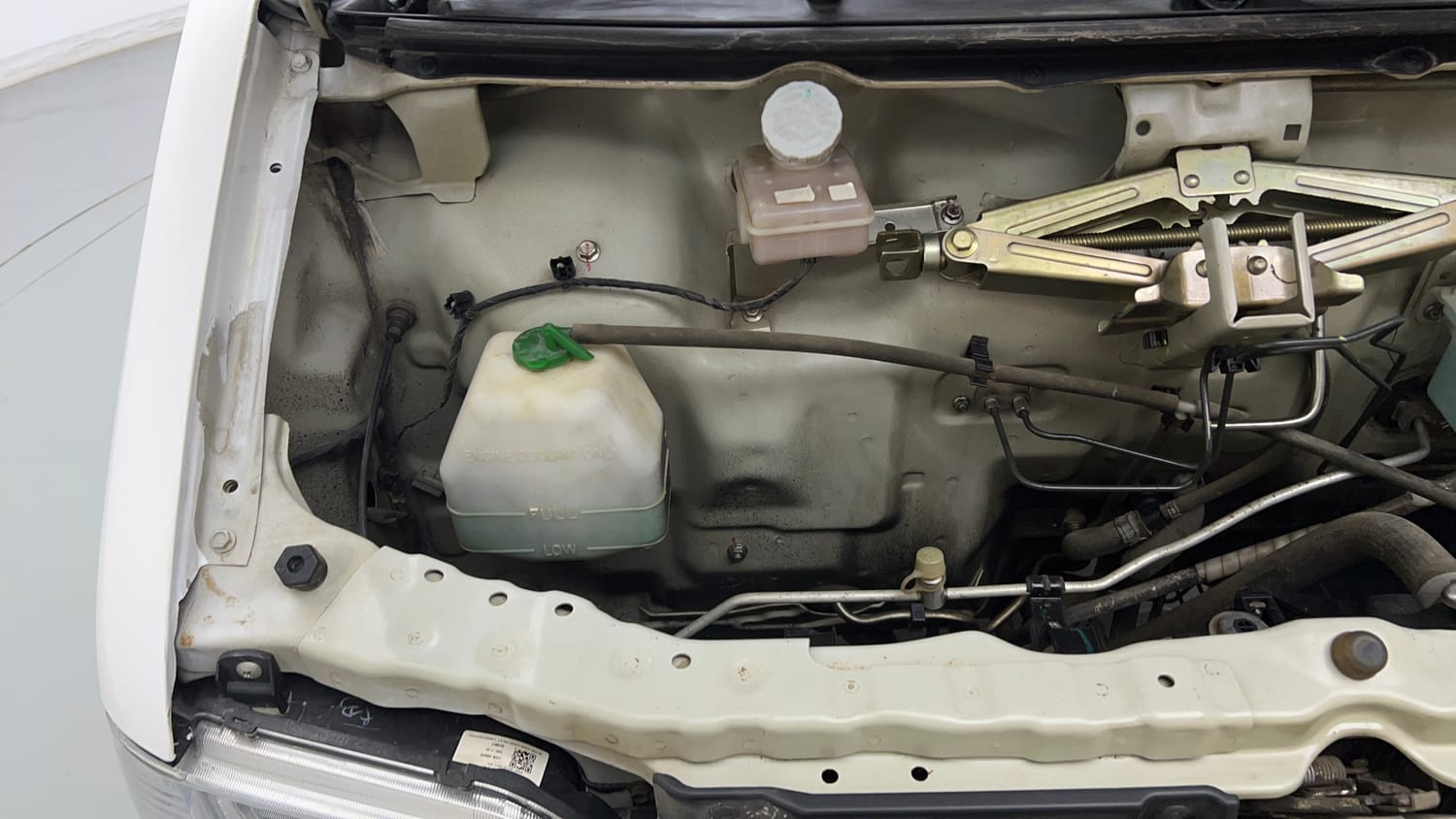 Used 2022 Maruti Suzuki Eeco 5 STR AC (O) Petrol Manual engine ENGINE RIGHT SIDE VIEW