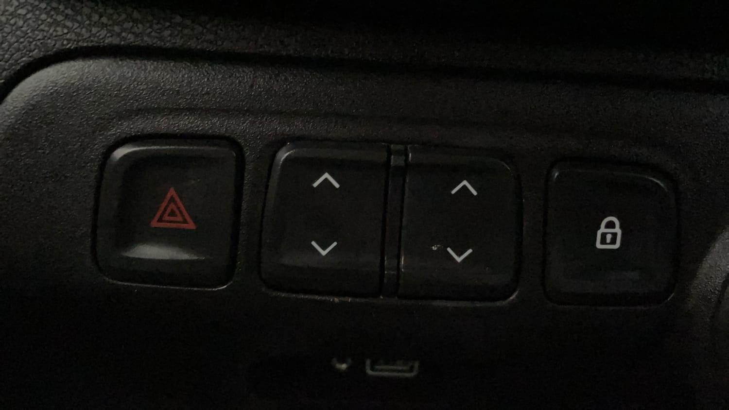 Used 2019 Renault Kwid RXT (O) 1.0 SCE Edition Petrol Manual top_features Power windows