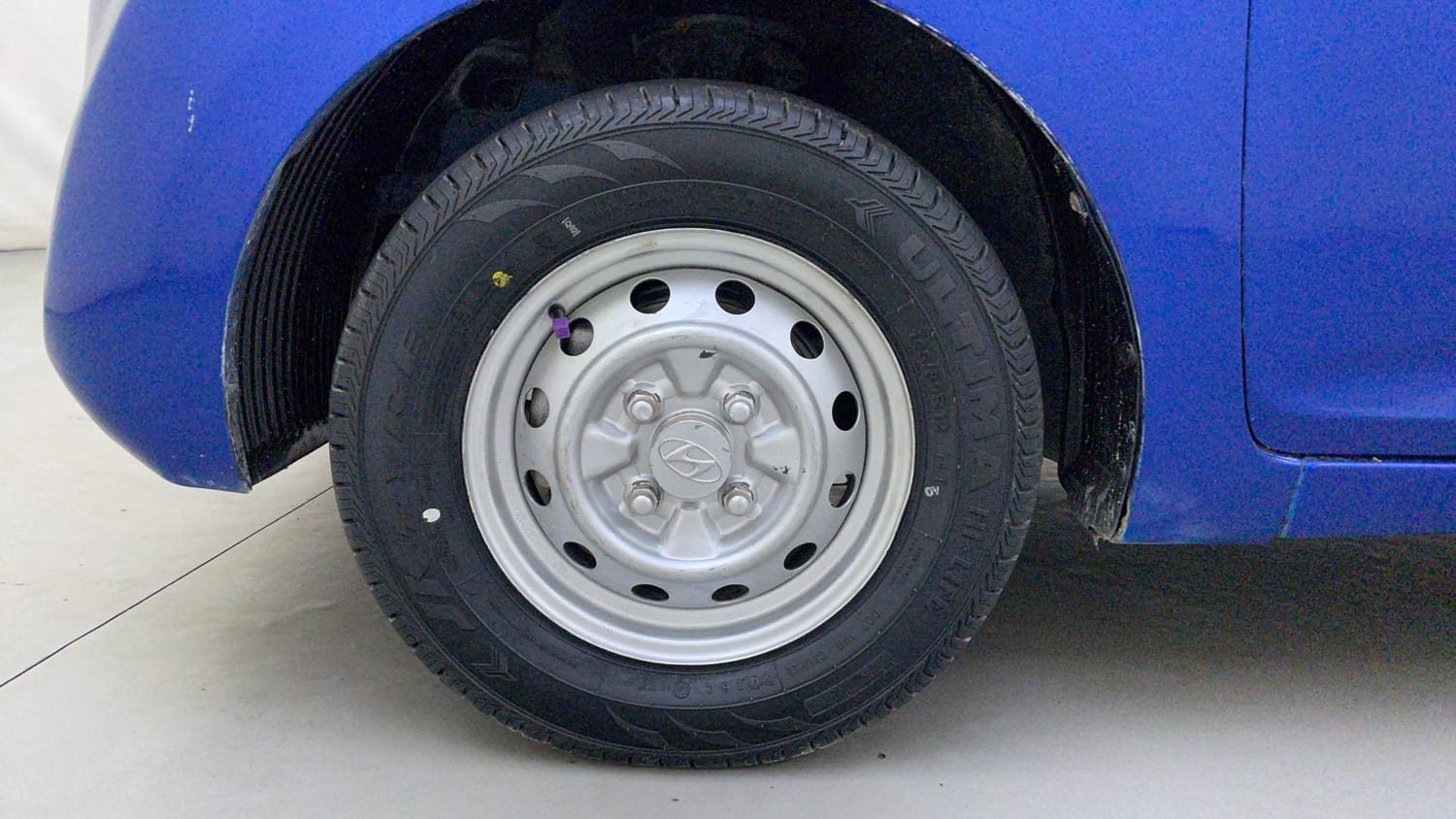 Used 2012 Hyundai Eon Era Petrol Manual tyres LEFT FRONT TYRE RIM VIEW