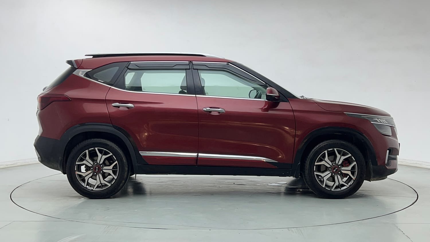 Used 2019 Kia Seltos GTX Plus 1.4 Petrol Manual exterior RIGHT SIDE VIEW