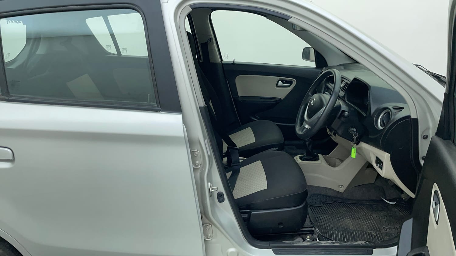 Used 2019 Maruti Suzuki Alto 800 LXi Petrol Manual interior RIGHT SIDE FRONT DOOR CABIN VIEW