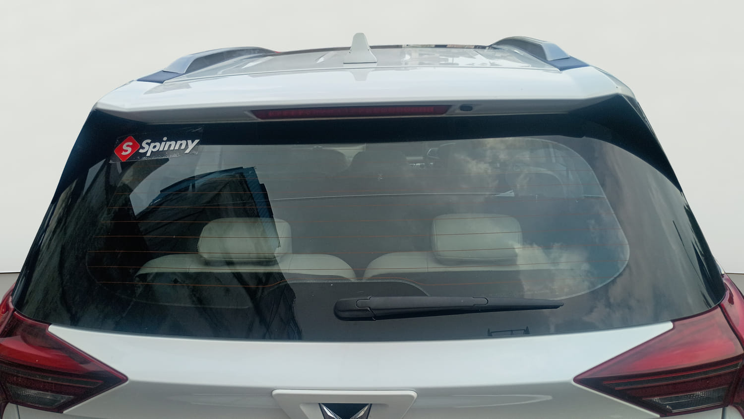 Used 2023 Mahindra XUV700 AX 7 Luxury Pack Diesel MT 7 STR Diesel Manual exterior BACK WINDSHIELD VIEW