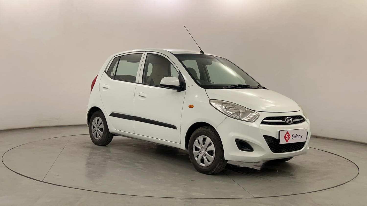 Used 2012 Hyundai i10 Magna 1.1 iRDE2 Petrol Manual exterior RIGHT FRONT CORNER VIEW