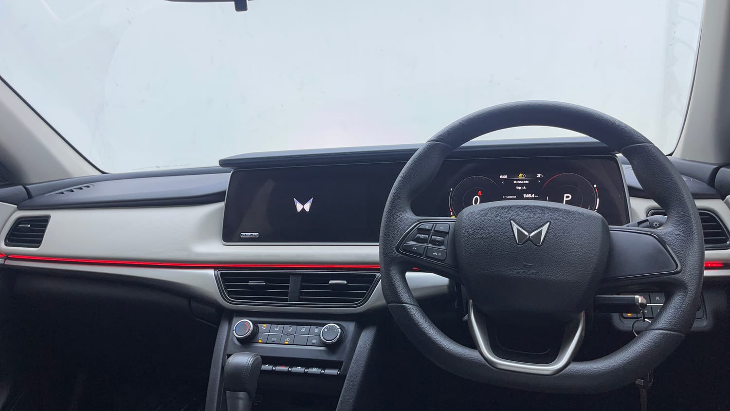 Used 2024 Mahindra XUV700 AX 5 Petrol AT 5 STR Petrol Automatic interior DASHBOARD VIEW