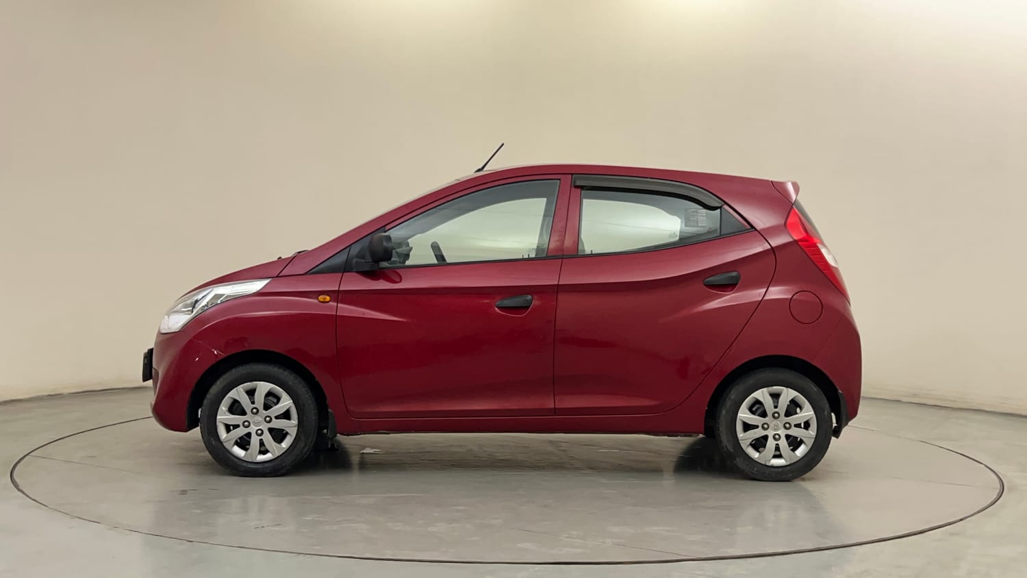 Used 2015 Hyundai Eon Magna + Petrol Manual exterior LEFT SIDE VIEW