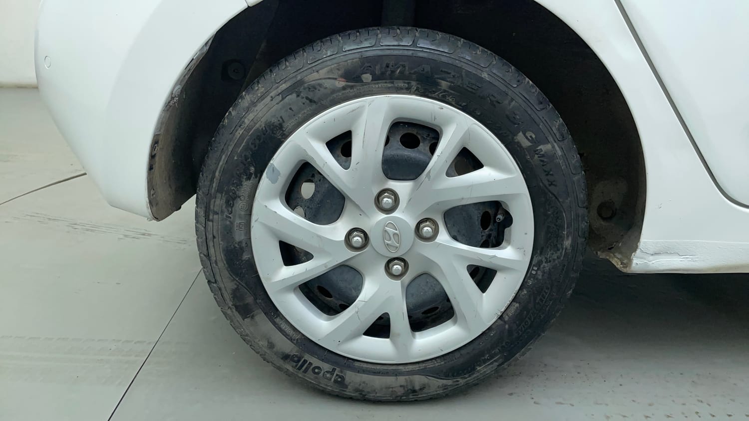 Used 2018 Hyundai Grand i10 Sportz (O) 1.2 Kappa VTVT Petrol Manual tyres RIGHT REAR TYRE RIM VIEW