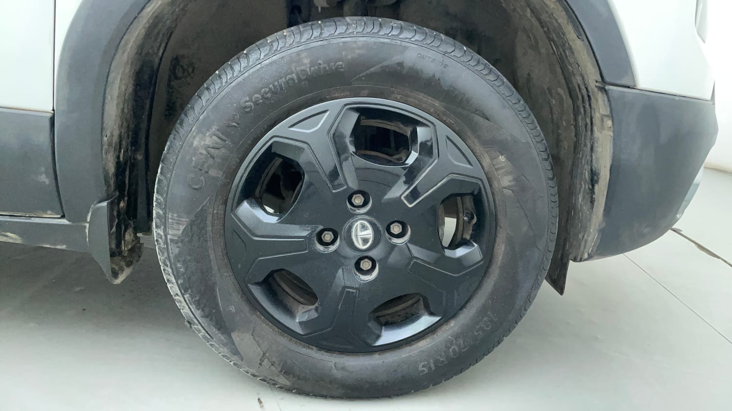 Used 2022 Tata Punch Accomplished MT Petrol Manual tyres RIGHT FRONT TYRE RIM VIEW
