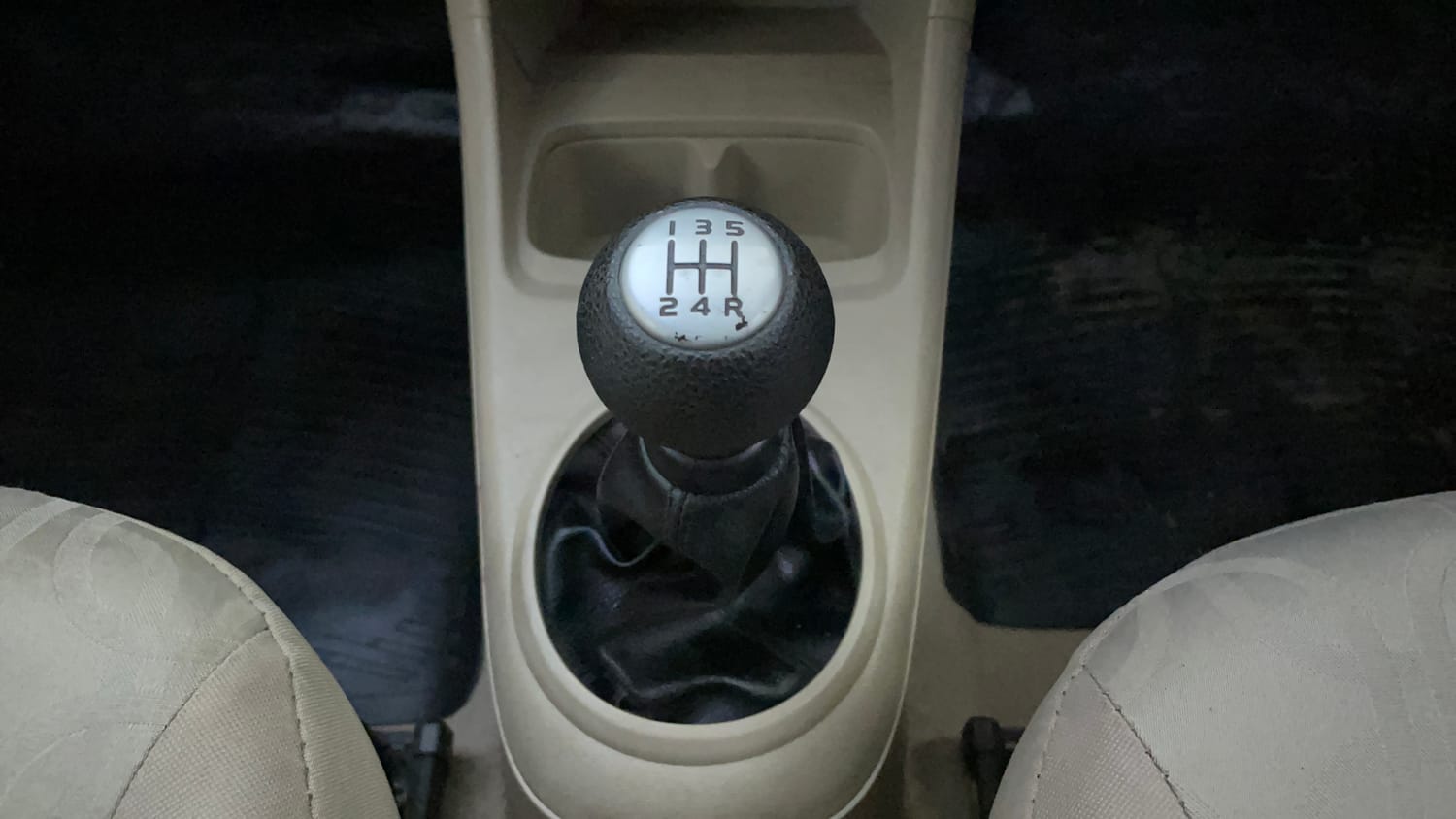 Used 2013 Maruti Suzuki A-Star Vxi Petrol Manual interior GEAR  KNOB VIEW
