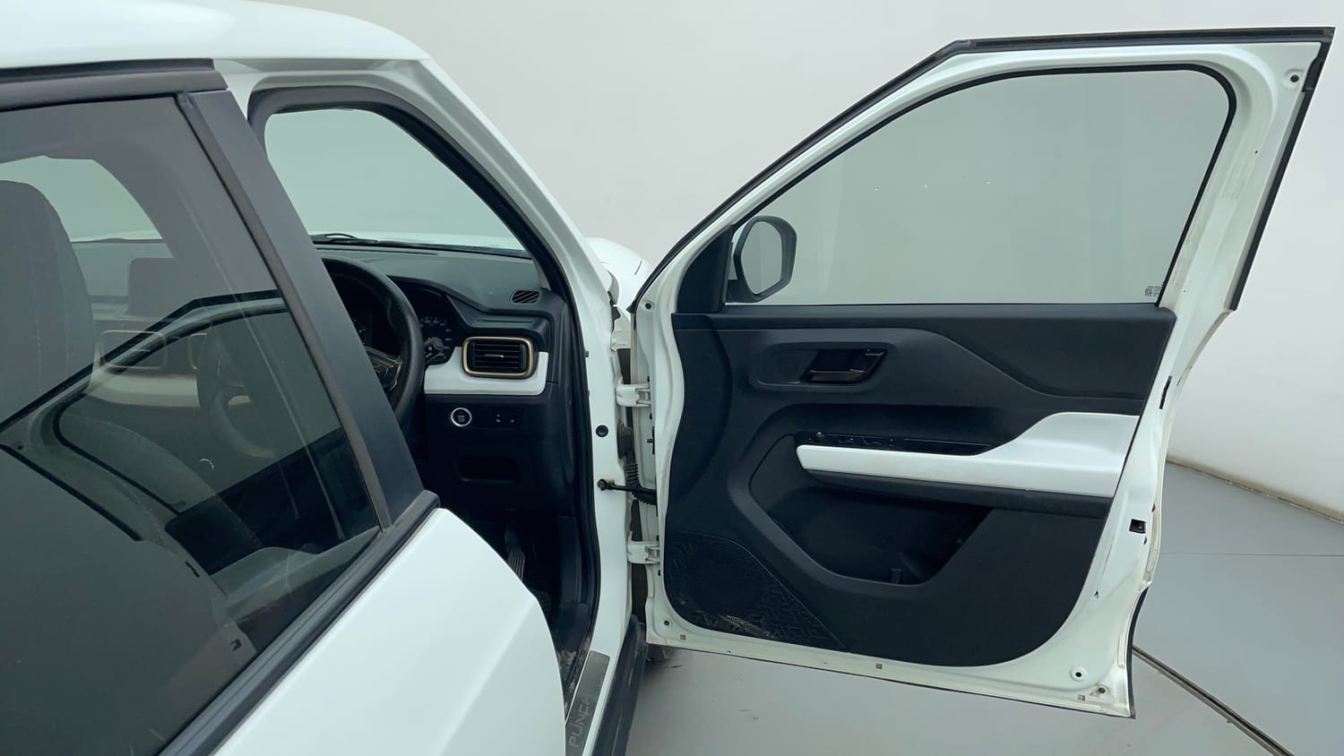 Used 2022 Tata Punch Accomplished MT Petrol Manual interior RIGHT FRONT DOOR OPEN VIEW