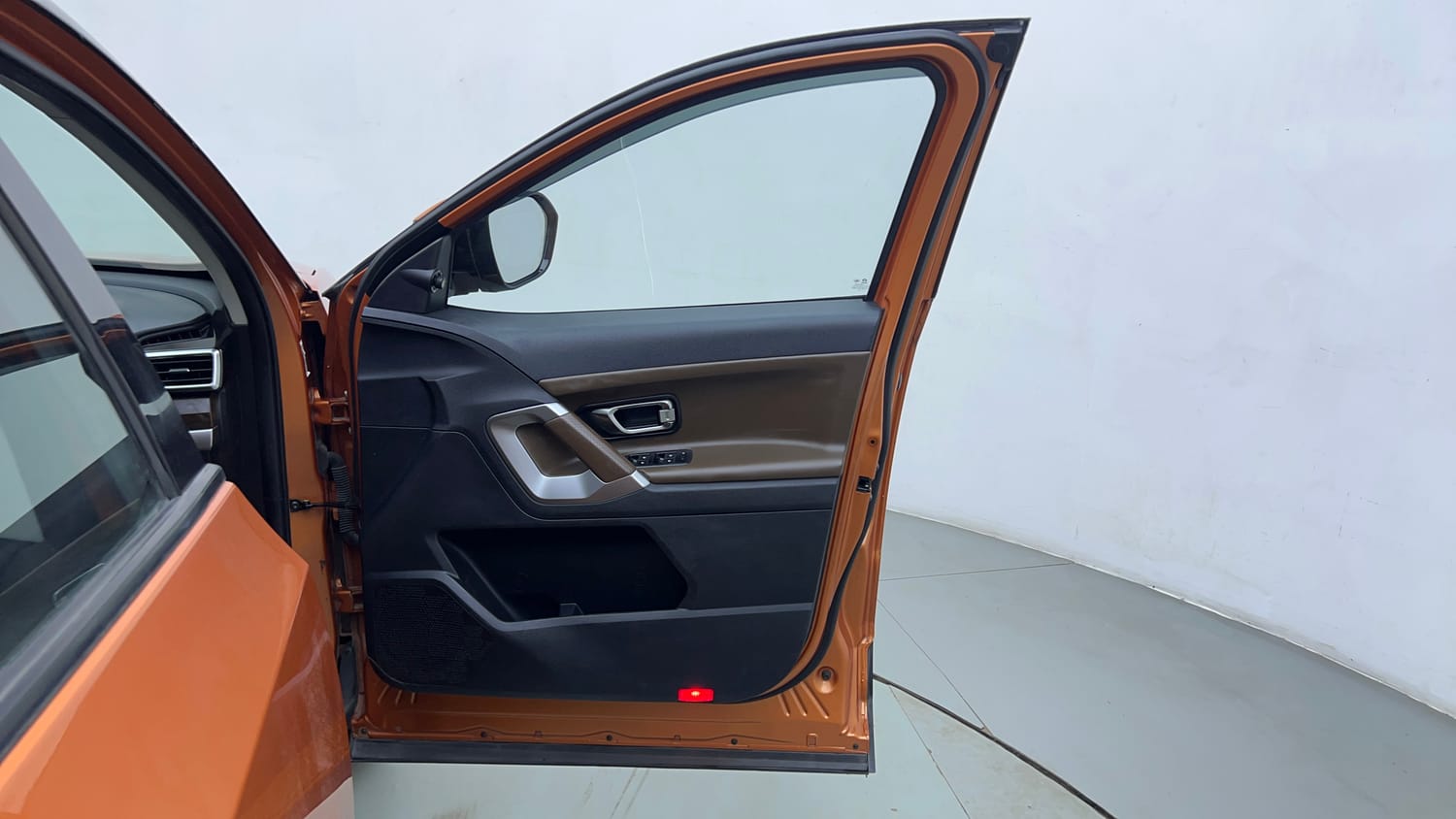 Used 2019 Tata Harrier XZ Diesel Manual interior RIGHT FRONT DOOR OPEN VIEW