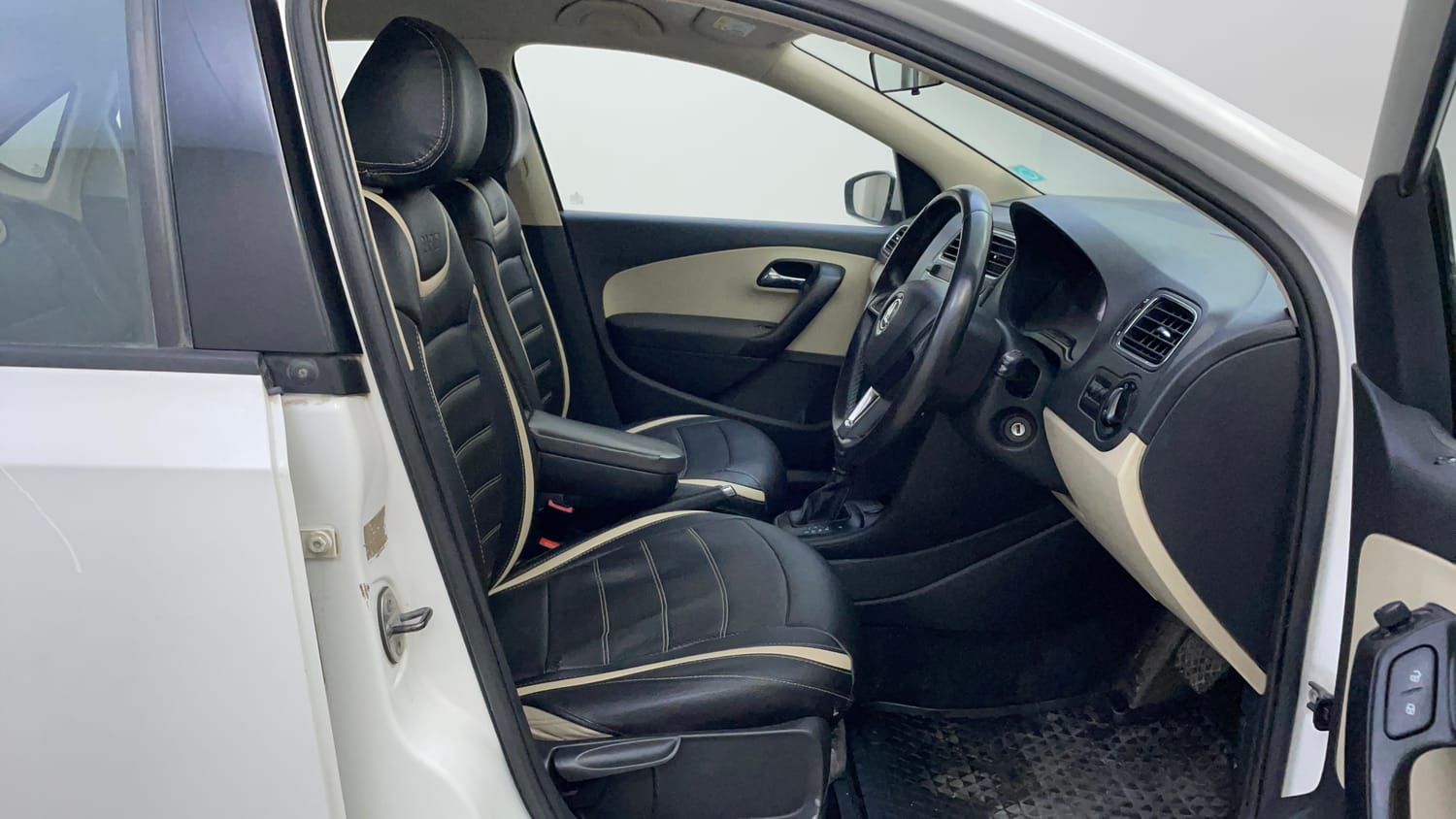 Used 2019 Skoda Rapid Ambition 1.6 MPI AT Petrol Automatic interior RIGHT SIDE FRONT DOOR CABIN VIEW