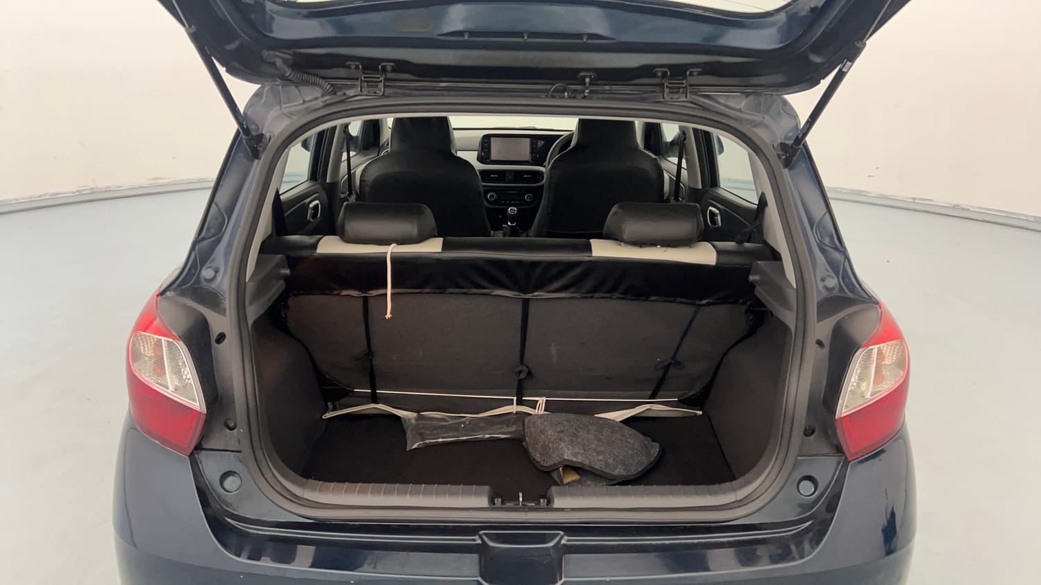 Used 2022 Hyundai Grand i10 Nios Asta 1.2 Kappa VTVT Petrol Manual interior DICKY INSIDE VIEW