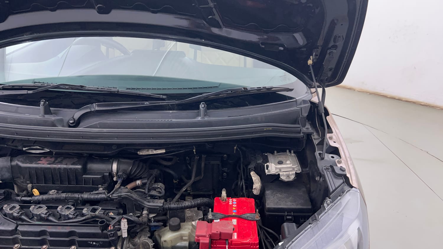 Used 2019 Maruti Suzuki Wagon R VXi 1.2 AMT Petrol Automatic engine ENGINE LEFT SIDE HINGE & APRON VIEW