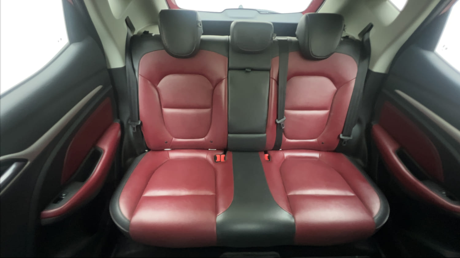 Used 2022 MG Motors Astor Savvy 1.3 Turbo AT S Red Petrol Automatic interior REAR SEAT CONDITION VIEW