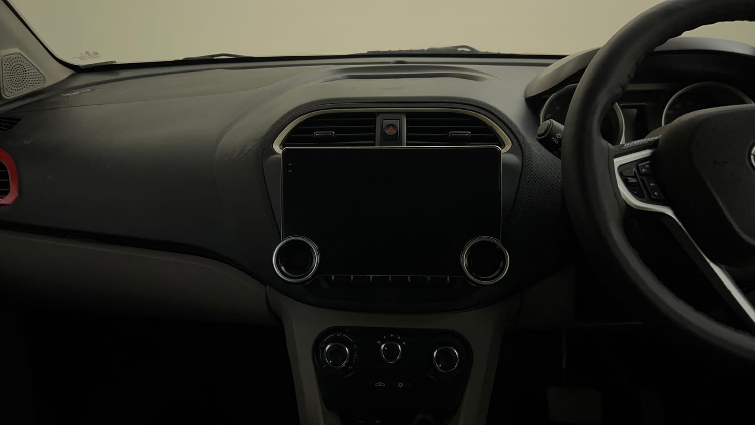 Used 2018 Tata Tiago Revotron XZA Petrol Automatic top_features Integrated (in-dash) music system