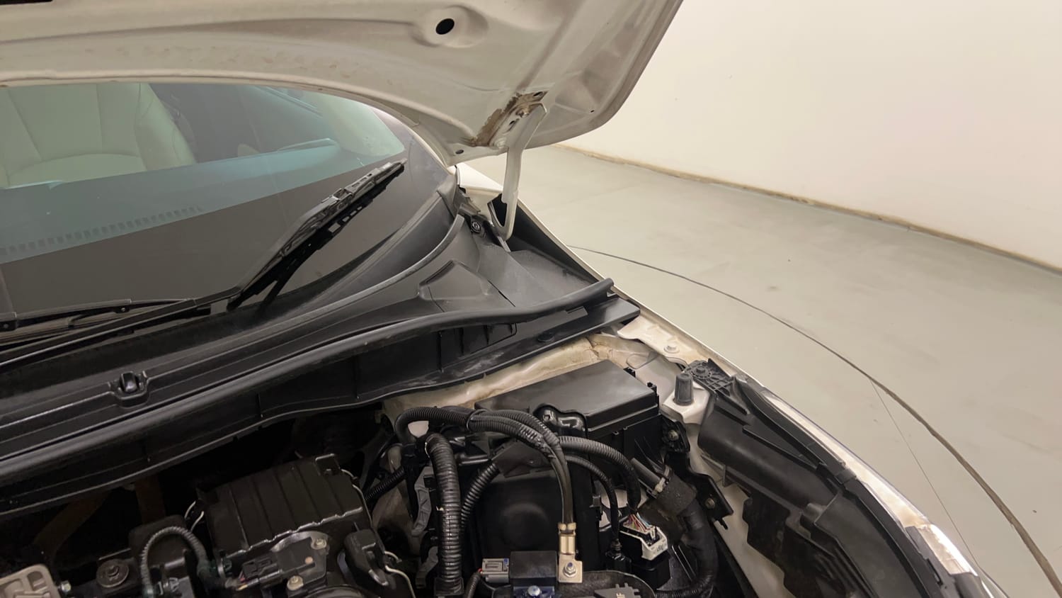 Used 2023 Honda City ZX Petrol MT Petrol Manual engine ENGINE LEFT SIDE HINGE & APRON VIEW