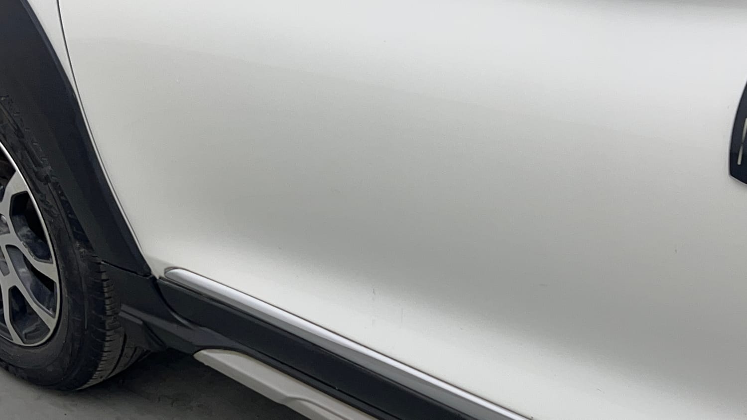 Used 2023 Maruti Suzuki XL6 Zeta AT Petrol Petrol Automatic dents MINOR SCRATCH