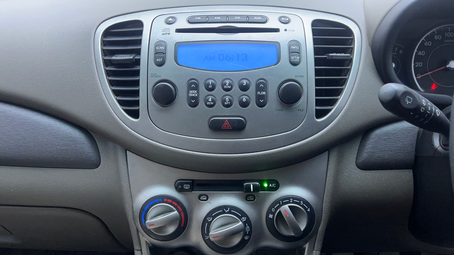 Used 2012 Hyundai i10 Sportz 1.2 Kappa2 Petrol Manual interior MUSIC SYSTEM & AC CONTROL VIEW