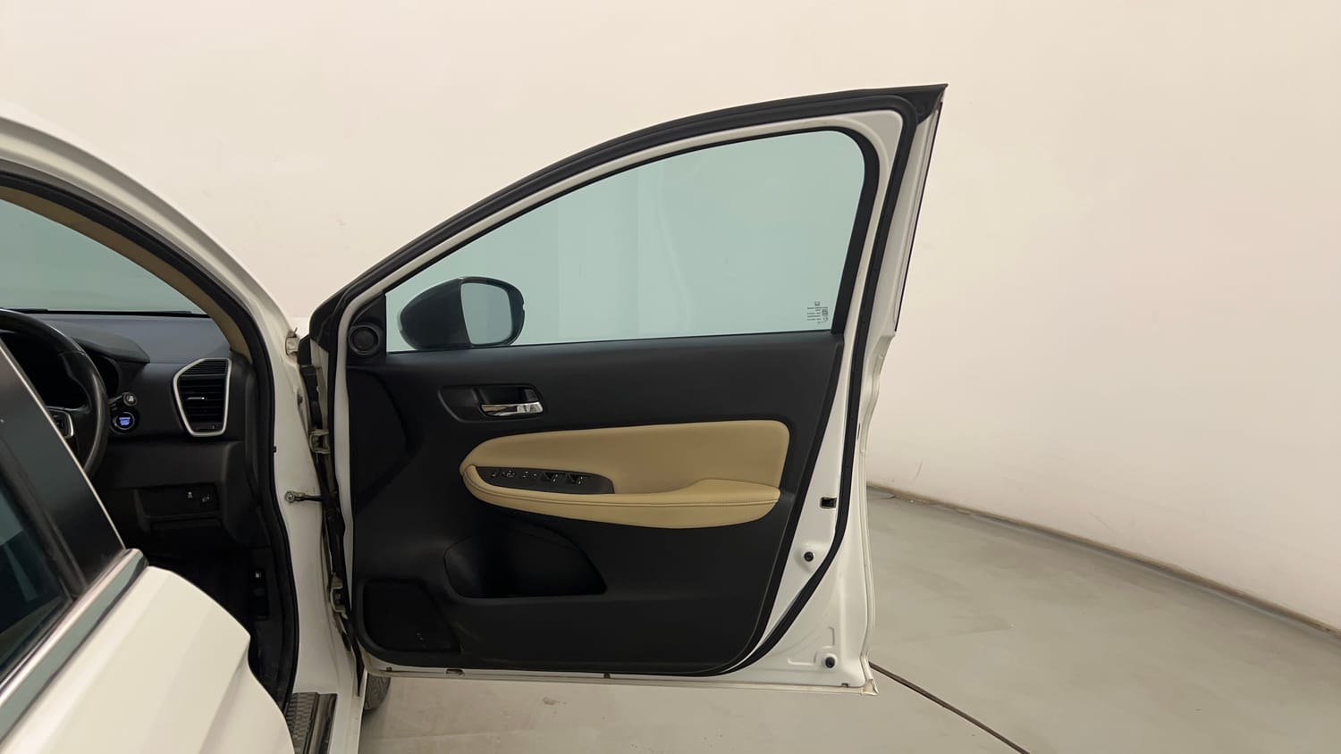 Used 2023 Honda City ZX Petrol MT Petrol Manual interior RIGHT FRONT DOOR OPEN VIEW