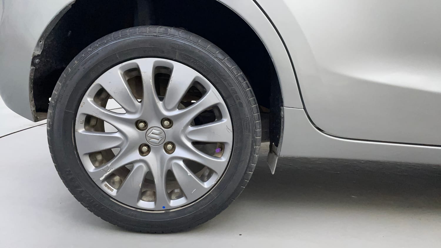 Used 2018 Maruti Suzuki Baleno Alpha 1.2 AT Petrol Automatic tyres RIGHT REAR TYRE RIM VIEW