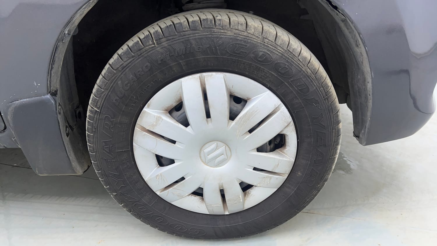 Used 2018 Maruti Suzuki Alto 800 LXi Petrol Manual tyres RIGHT FRONT TYRE RIM VIEW