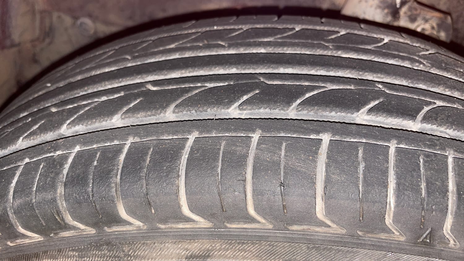 Used 2013 Maruti Suzuki A-Star Vxi Petrol Manual tyres LEFT FRONT TYRE TREAD VIEW