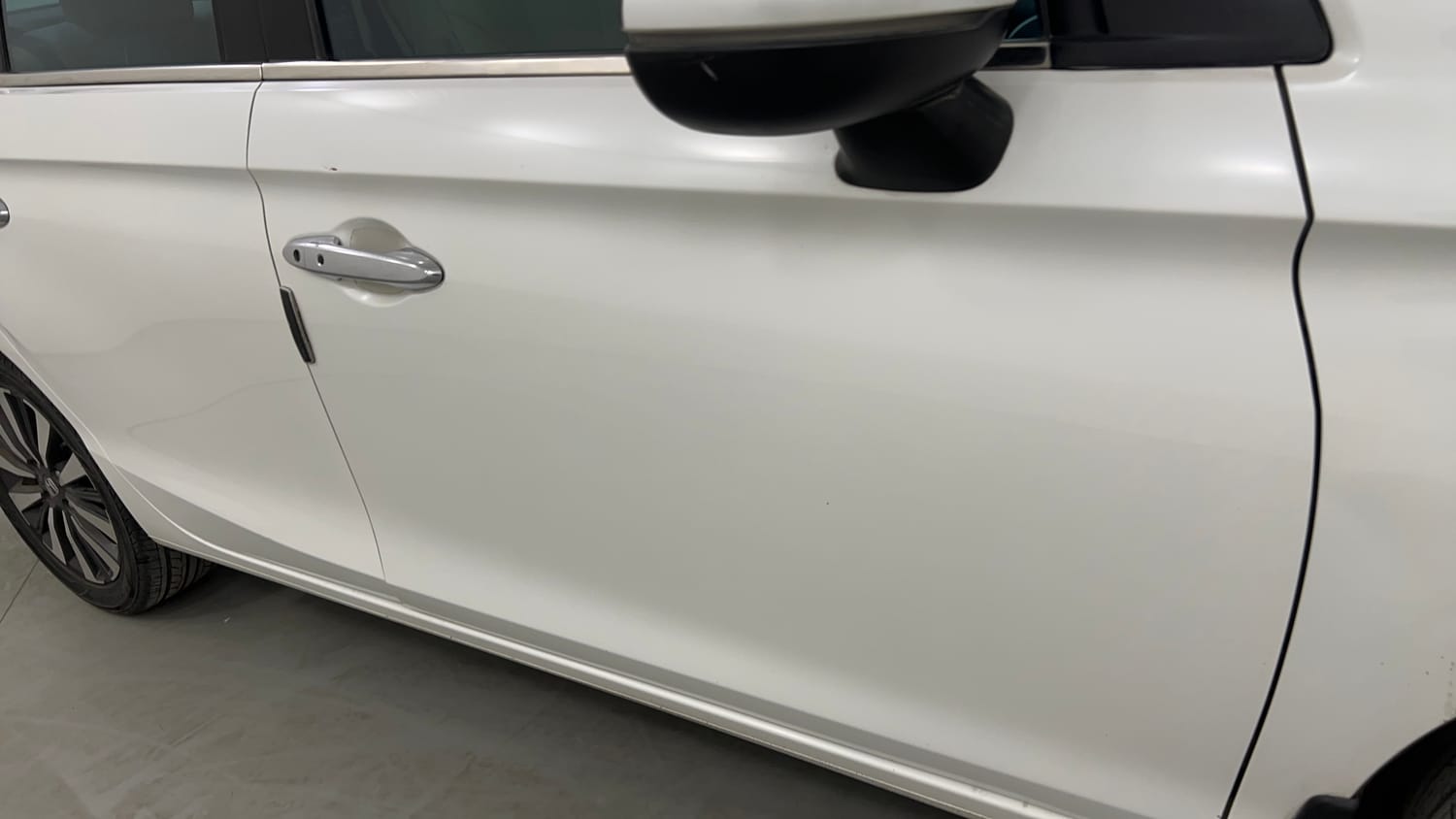 Used 2023 Honda City ZX Petrol MT Petrol Manual dents MINOR DENT
