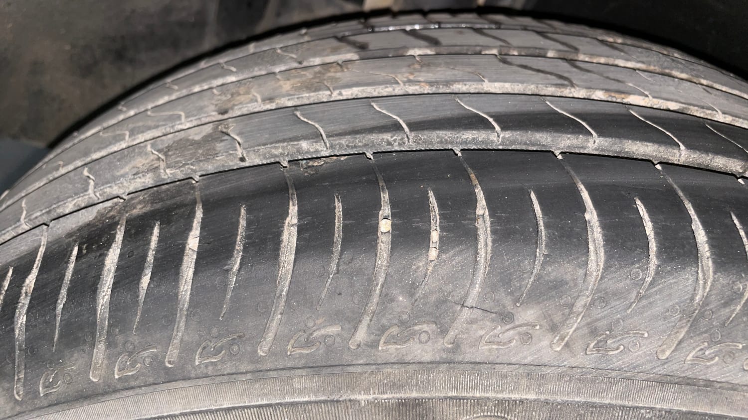 Used 2023 Maruti Suzuki Brezza ZXi Plus Petrol Manual tyres RIGHT REAR TYRE TREAD VIEW