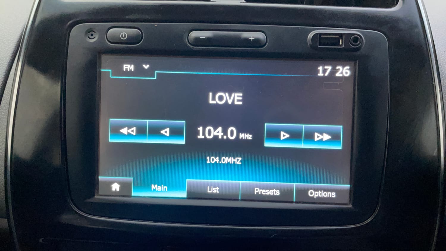 Used 2018 Renault Kwid RXT Petrol Manual top_features Integrated (in-dash) music system