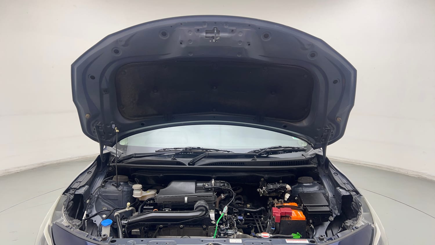 Used 2022 Maruti Suzuki Baleno Alpha MT Petrol Manual engine ENGINE & BONNET OPEN FRONT VIEW
