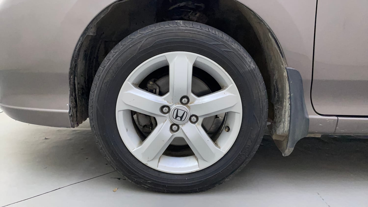 Used 2012 Honda City 1.5 S MT Petrol Manual tyres LEFT FRONT TYRE RIM VIEW