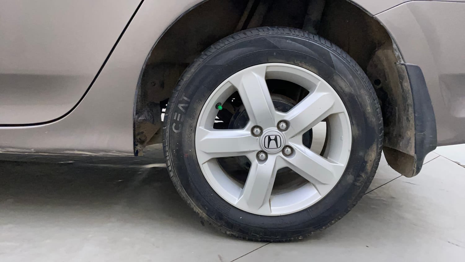 Used 2012 Honda City 1.5 S MT Petrol Manual tyres LEFT REAR TYRE RIM VIEW
