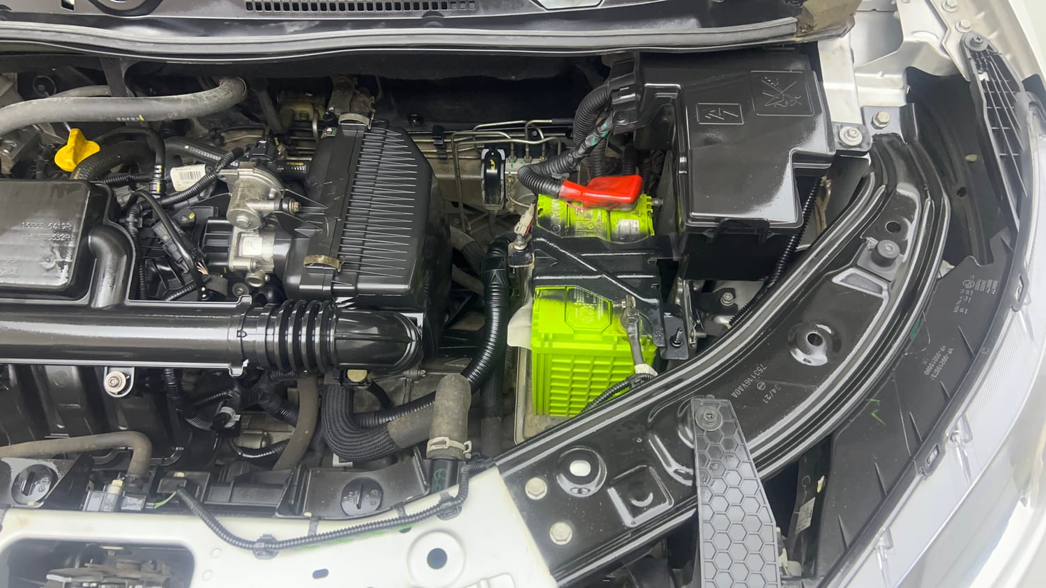 Used 2021 Nissan Magnite XE Petrol Manual engine ENGINE LEFT SIDE VIEW