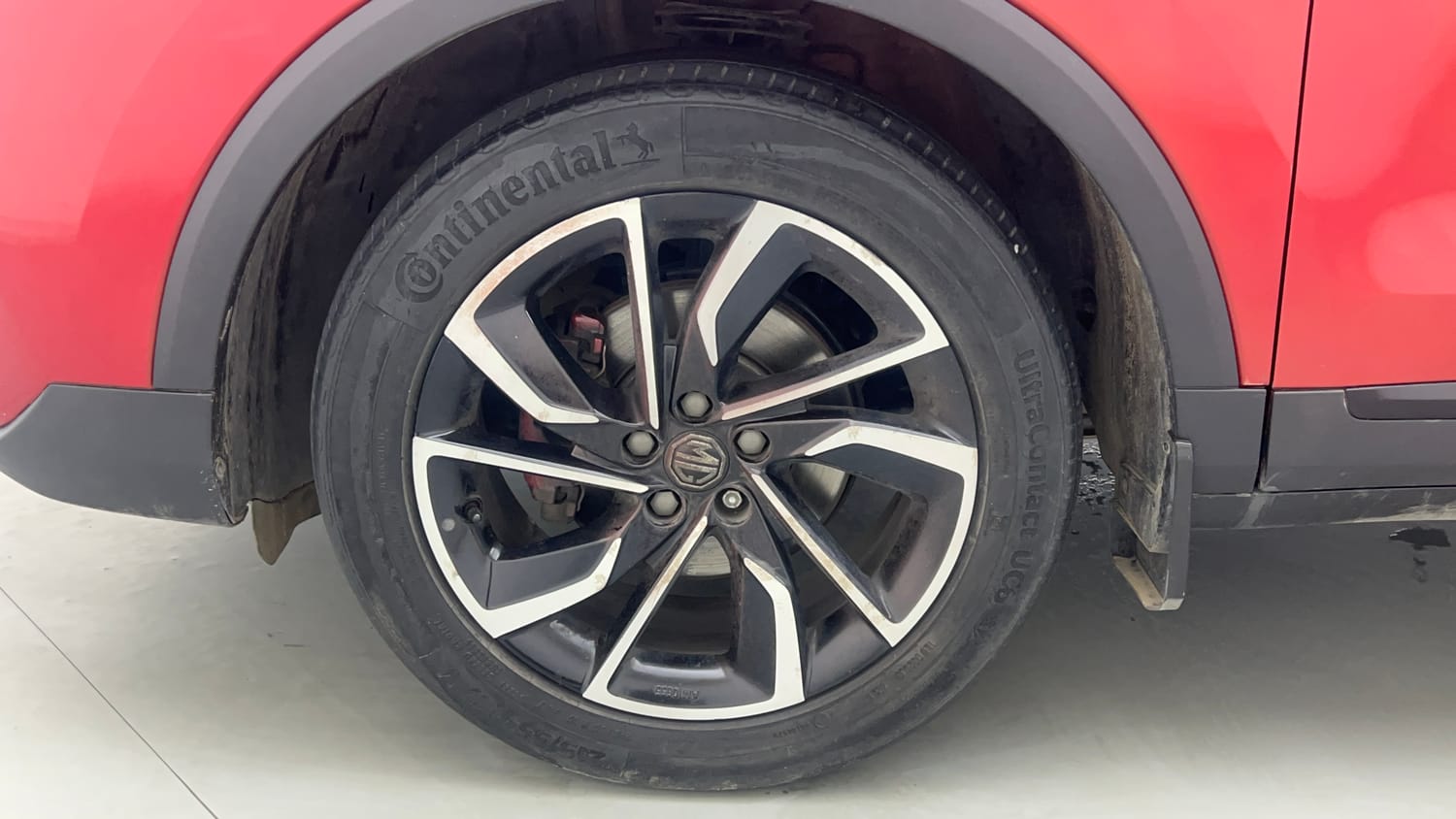 Used 2022 MG Motors Astor Savvy 1.3 Turbo AT S Red Petrol Automatic tyres LEFT FRONT TYRE RIM VIEW