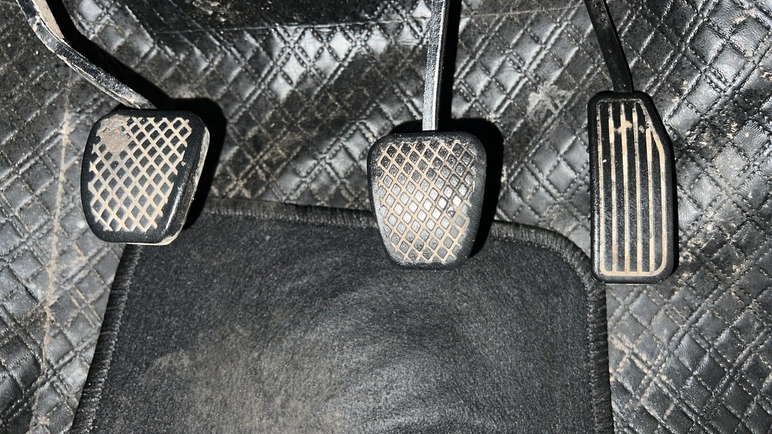 Used 2015 Honda Mobilio S Petrol Petrol Manual interior PEDALS VIEW