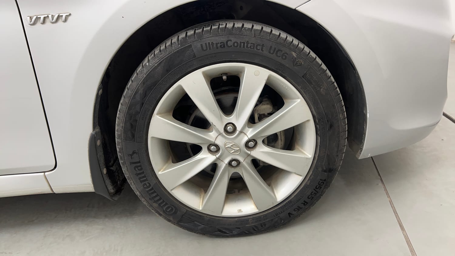 Used 2012 Hyundai Verna Fluidic 1.6 VTVT SX Petrol Manual tyres RIGHT FRONT TYRE RIM VIEW