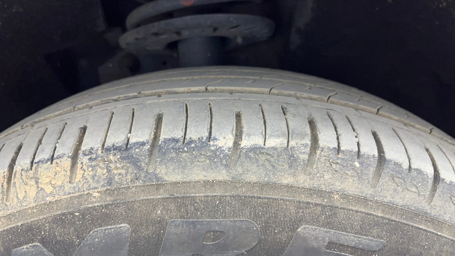 Used 2024 Mahindra XUV700 AX 5 Petrol AT 5 STR Petrol Automatic tyres RIGHT FRONT TYRE TREAD VIEW