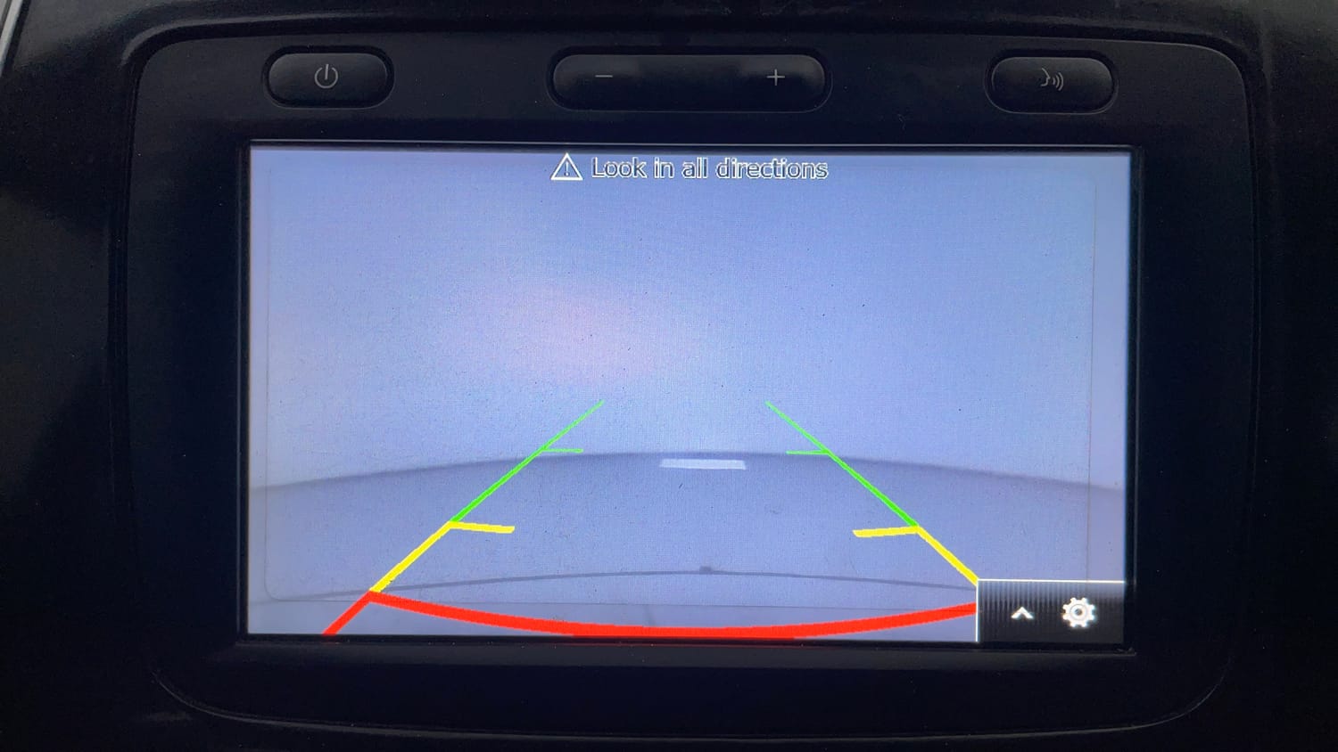 Used 2019 Renault Kwid RXT (O) 1.0 SCE Edition Petrol Manual top_features Rear camera